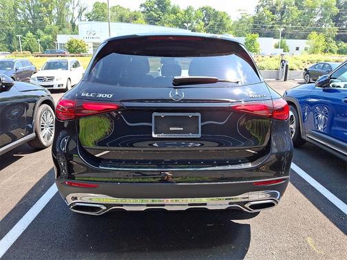 2026 Mercedes-Benz GLC 300 4MATIC
