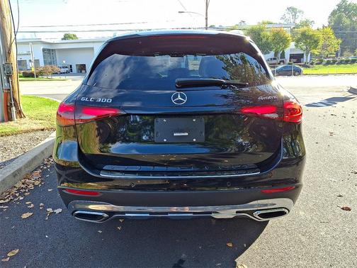 2026 Mercedes-Benz GLC 300 4MATIC