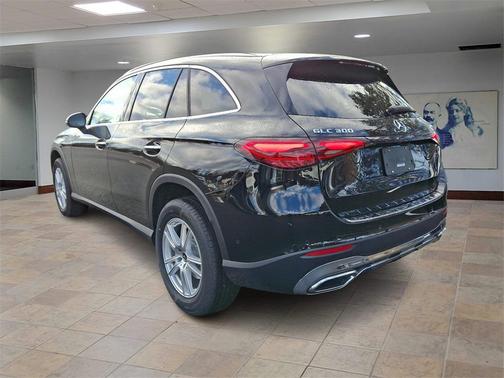 2025 Mercedes-Benz GLC 300 4MATIC