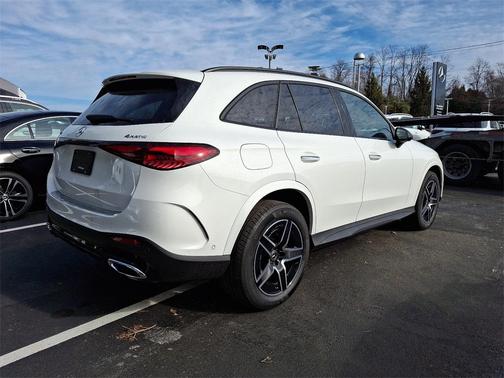 2025 Mercedes-Benz GLC 300 4MATIC