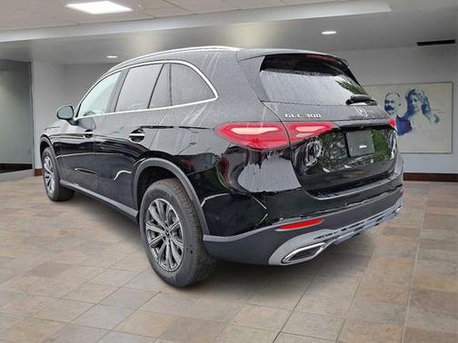 2025 Mercedes-Benz GLC 300 4MATIC