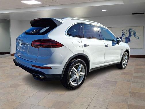2015 Porsche Cayenne Cayenne S E-Hybrid