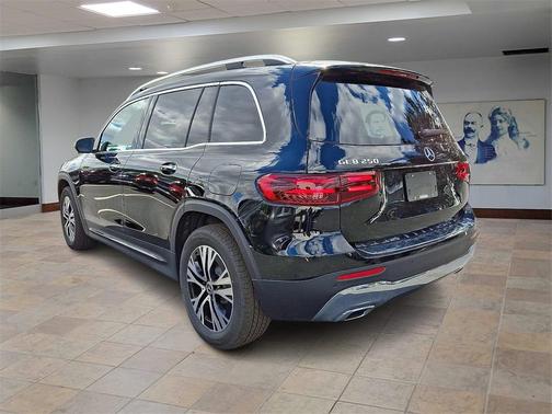 2026 Mercedes-Benz GLB 250 4MATIC