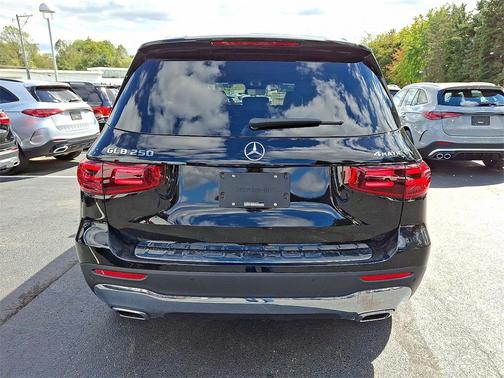 2026 Mercedes-Benz GLB 250 4MATIC