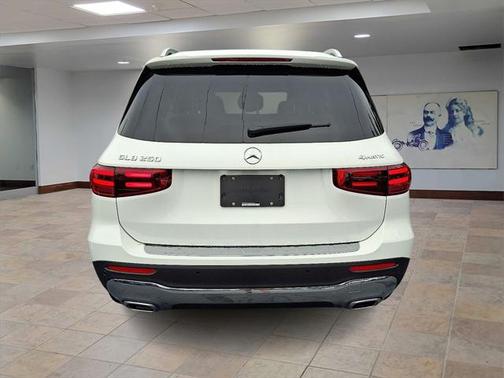2025 Mercedes-Benz GLB 250 4MATIC