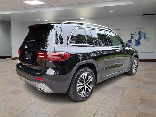 2025 Mercedes-Benz GLB 250 4MATIC