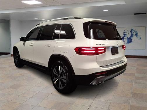 2025 Mercedes-Benz GLB 250 4MATIC