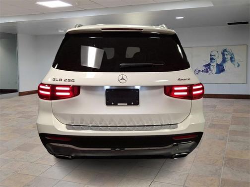 2025 Mercedes-Benz GLB 250 4MATIC