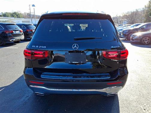 2025 Mercedes-Benz GLB 250 4MATIC