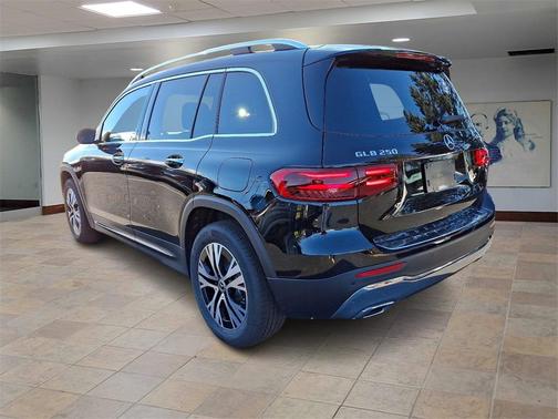 2025 Mercedes-Benz GLB 250 4MATIC
