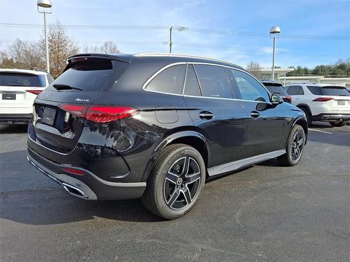 2026 Mercedes-Benz GLC 300 4MATIC