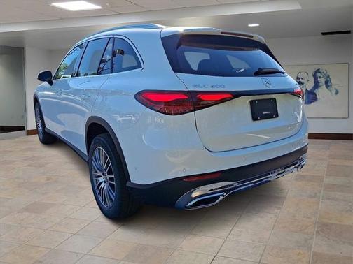 2025 Mercedes-Benz GLC 300 4MATIC