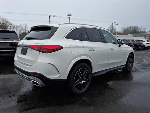 2026 Mercedes-Benz GLC 300 4MATIC