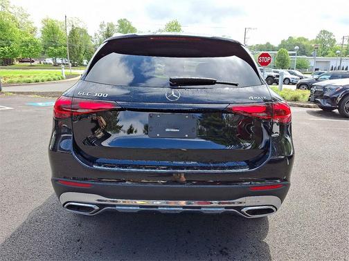 2025 Mercedes-Benz GLC 300 4MATIC