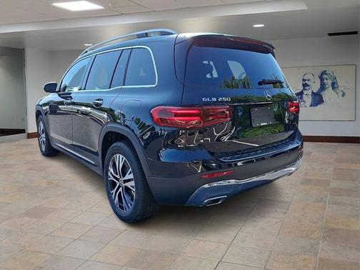2025 Mercedes-Benz GLB 250 4MATIC