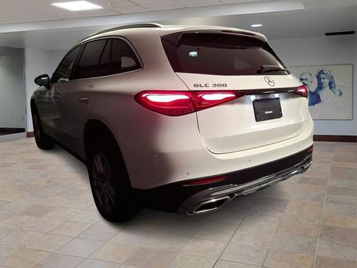 2025 Mercedes-Benz GLC 300 4MATIC