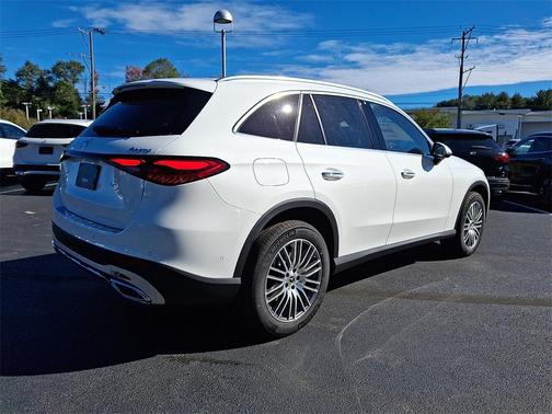 2026 Mercedes-Benz GLC 300 4MATIC
