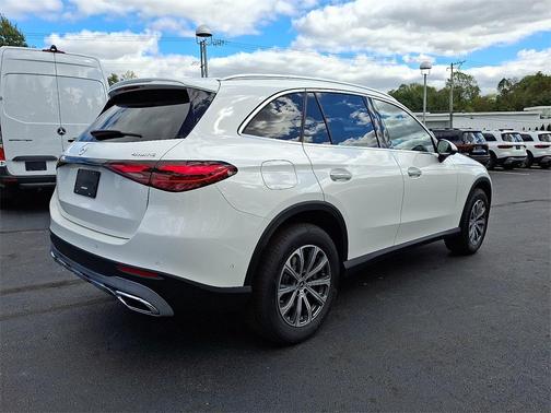 2026 Mercedes-Benz GLC 300 4MATIC