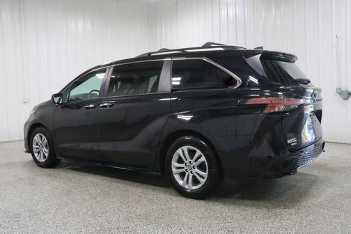Midnight Black Metallic 2022 Toyota Sienna XSE 7 Passenger