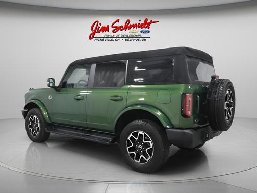 Eruption Green Metallic 2025 Ford Bronco Outer Banks
