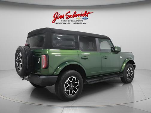 Eruption Green Metallic 2025 Ford Bronco Outer Banks
