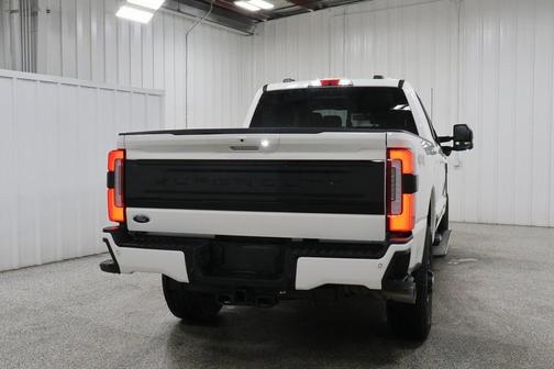 2025 Ford F-250 Platinum