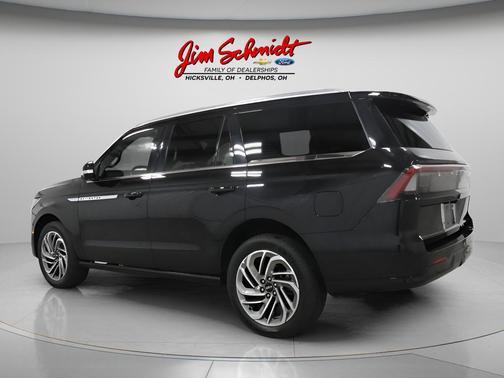 Black Metallic 2025 Lincoln Navigator Reserve
