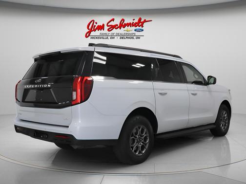 Space Silver 2025 Ford Expedition Max Active