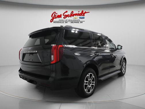 Dark Matter Gray Metallic 2025 Ford Expedition Active