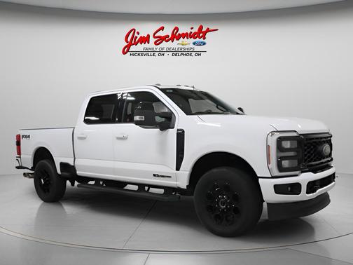 Oxford White 2025 Ford F-250 Lariat