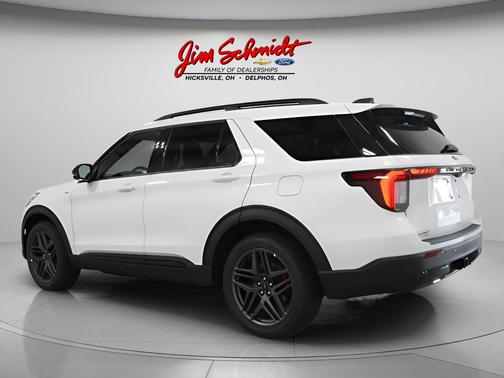 Star White 2026 Ford Explorer ST-Line
