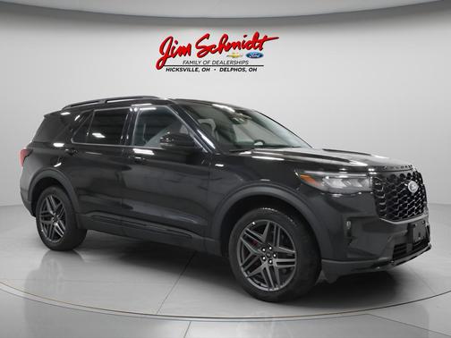 Agate Black Metallic 2025 Ford Explorer ST-Line