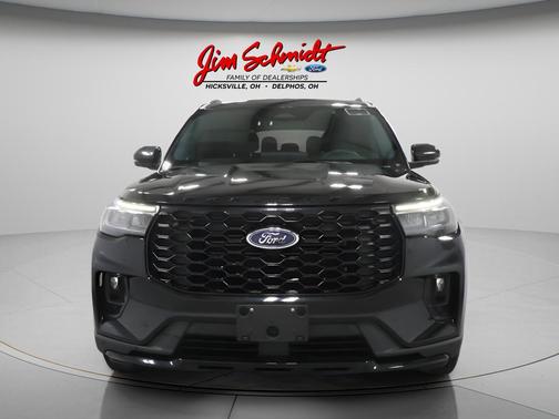 Agate Black Metallic 2025 Ford Explorer ST-Line