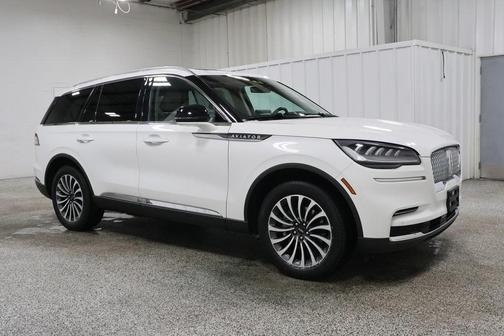 2022 Lincoln Aviator Standard AWD