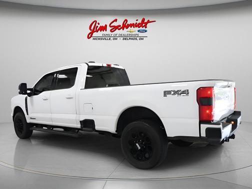 Oxford White 2025 Ford F-250 Lariat
