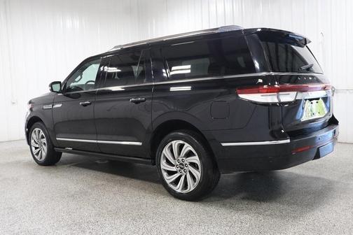2023 Lincoln Navigator L Reserve