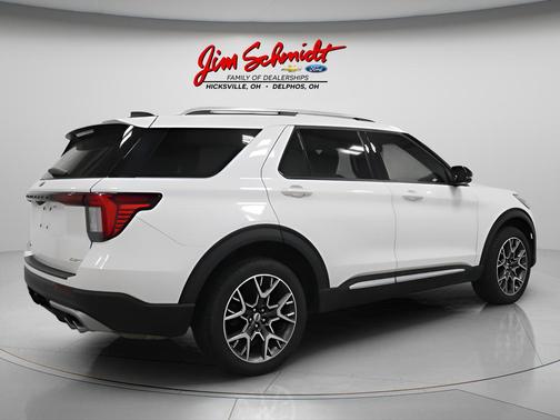 Star White 2025 Ford Explorer Platinum