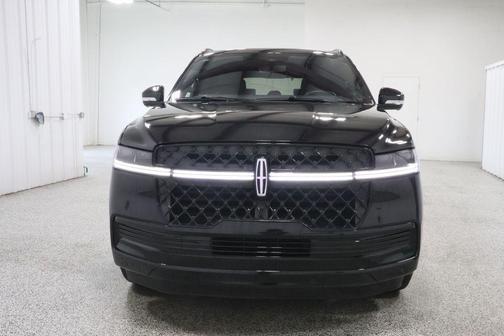 Infinite Black Metallic 2025 Lincoln Navigator Reserve