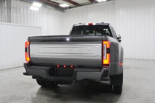 2025 Ford F-450 Platinum