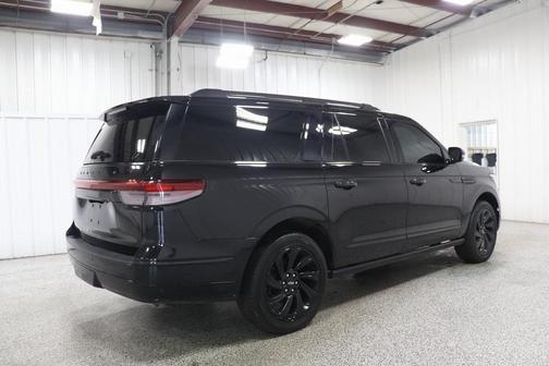 2022 Lincoln Navigator L Reserve