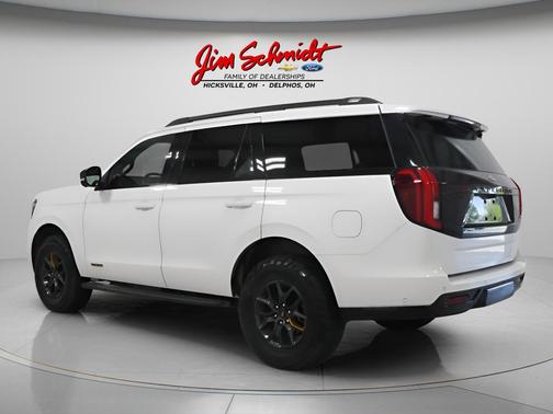 Star White 2025 Ford Expedition Tremor