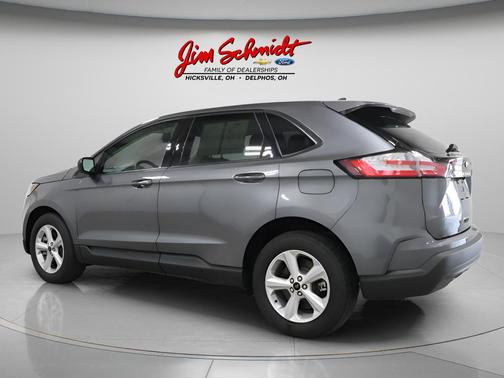 Carbonized Gray Metallic 2024 Ford Edge SE