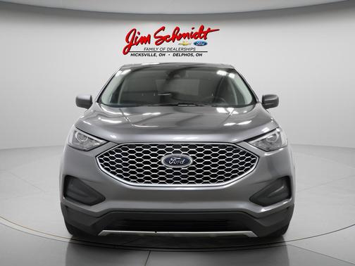 Carbonized Gray Metallic 2024 Ford Edge SE