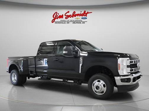 Agate Black Metallic 2026 Ford F-350 XLT