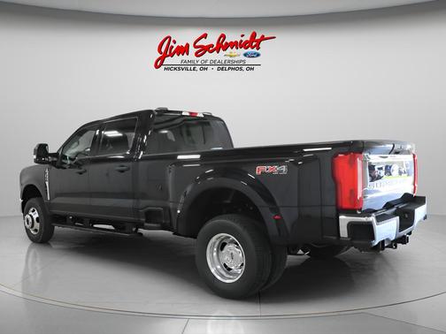 Agate Black Metallic 2026 Ford F-350 XLT