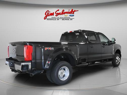 Agate Black Metallic 2026 Ford F-350 XLT