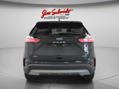 Forged Green Metallic 2024 Ford Edge SEL