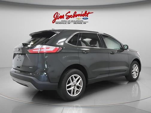 Forged Green Metallic 2024 Ford Edge SEL