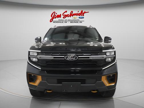 Agate Black Metallic 2025 Ford Expedition Tremor