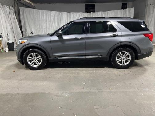 Carbonized Gray Metallic 2022 Ford Explorer XLT